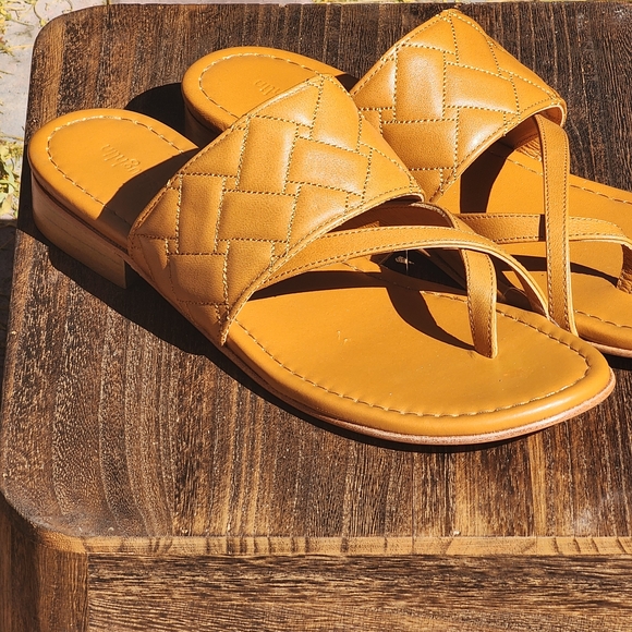 J.Mclaughlin Women's Ondra Tan Leather Toe Loop Sandals Size 9.5 - Picture 10 of 10